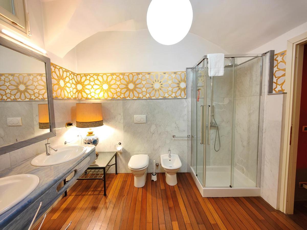 Hostdomus - Aqua Suite Turin Bagian luar foto